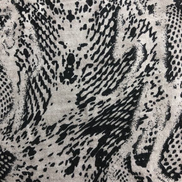 Dantelle Moon Snake V-Neck Twist Front Top - Size Small - Picture 8 of 12